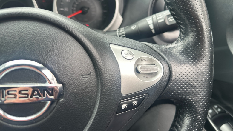 Nissan Juke 1.5 dCi N-Connecta 5dr Diesel Hatchback